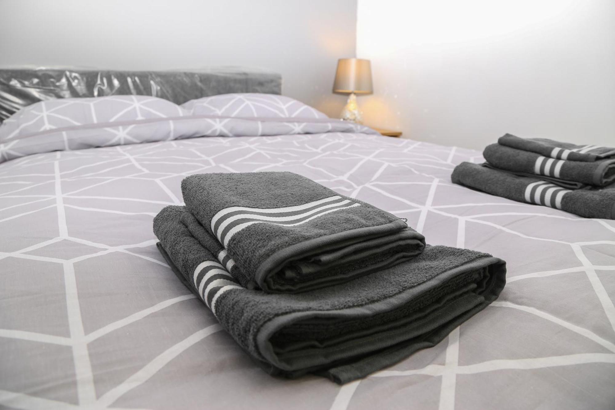 Apartamento Luxurious & Lavish Salford Quays Free Parking Mánchester Exterior foto